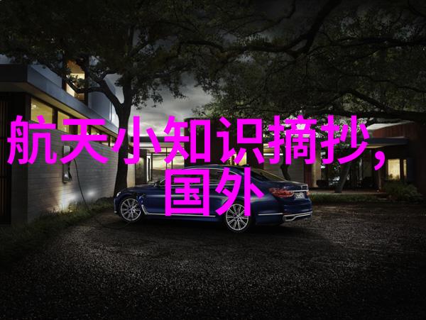 在设计饮料灌装线时应如何考虑产品包装材料和容器类型