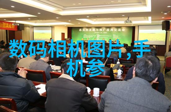 女人迈开腿让男人吃草莓温馨女孩的诱惑