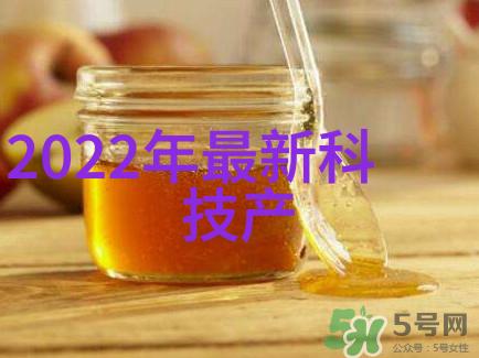 女生迈开腿打扑克又痛又叫女生在玩牌时因为兴奋而不自觉地大声叫出痛苦