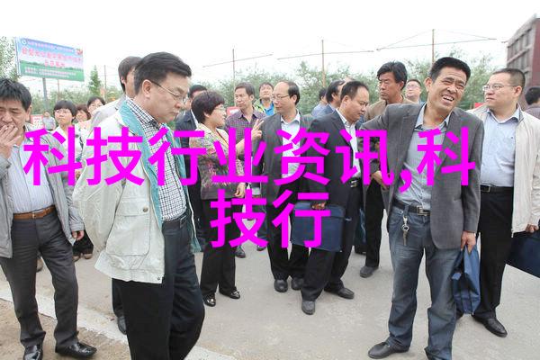 科技创新-机甲卫士自动消毒喷雾机器人的守护之心
