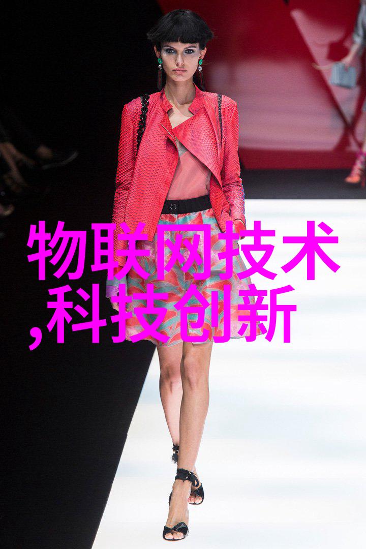 他缓慢而有力的在车里撞着视频一路摇摆的驾驶者